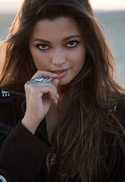 Model Chelsie Aryn in Radiant