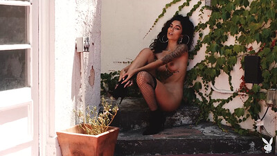 Model Hades in Outdoor Awakening